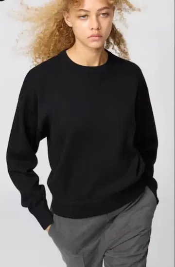 [ 미사용 새상품 ] UNIQLO 스무스 코튼 크루넥 스웨터 M