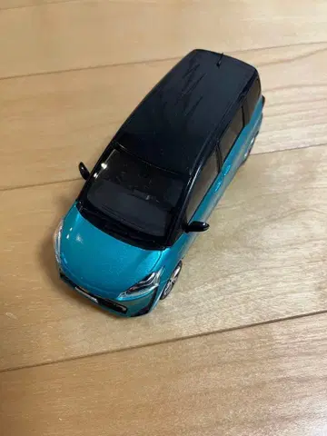 도요타 시엔타 1/30 컬러 샘플