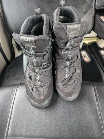 다이와 DS-2300M-H 신발 27cm