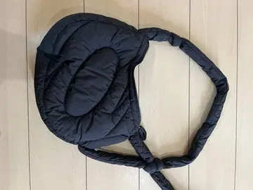 블랙 퀼팅 바디백