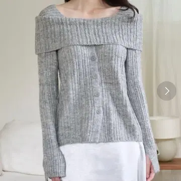 오프숄더 그레이 스웨터 니트