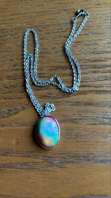 다색 펜던트 목걸이