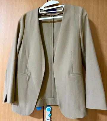 착용 1회 새상품급 SHIPS 노카라 자켓 36 베이지