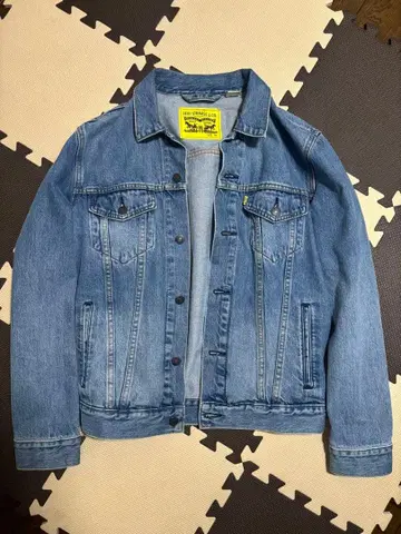 Levi's x 피넛 콜라보 데님 자켓 M 사이즈