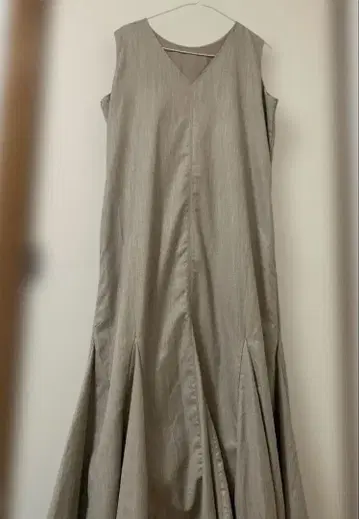 MERI 메리 슬리브리스 원피스