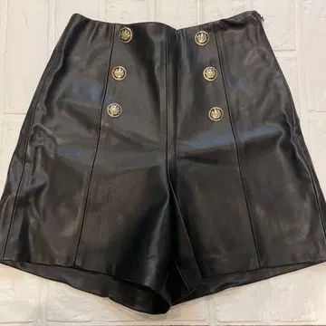 ZARA 블랙 더블 버튼 숏팬츠 XS