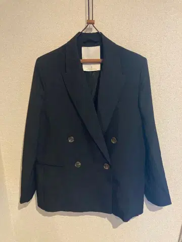 CHUCLLA 블랙 테일러드 자켓