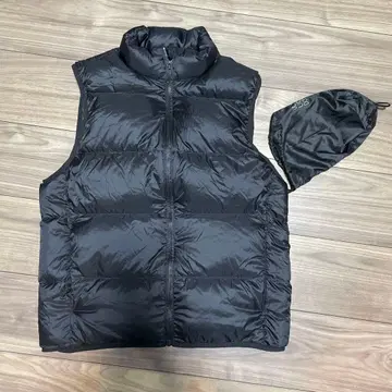 UNIQLO 유니클로 울트라 라이트 다운 베스트 와이드 퀼트 블랙 M