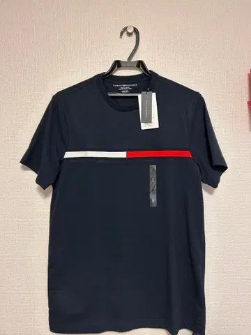 택 포함 TOMMY HILFIGER 네이비 T셔츠