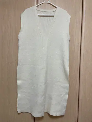 ESICA 에시카 니트 베스트