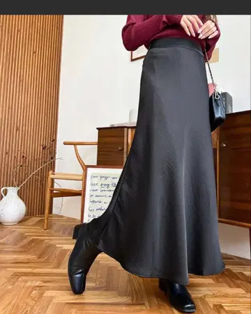 moment+빈티지라이크 광택 새틴 머메이드 스커트 블랙 L 사이즈