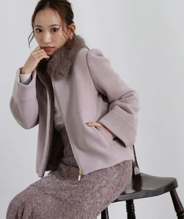 프로포션 바디 드레싱 2Way 퍼 카라 부착 숏코트 M