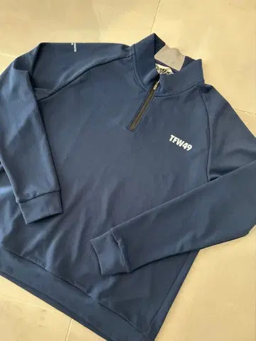 미사용 TFW49 하프 지퍼 모크 셔츠