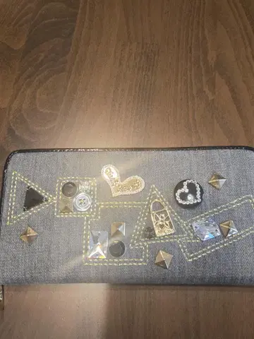 Think Bee! 데님 스터드 장식 장지갑