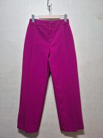 핑크 스트레이트 레그 슬랙스