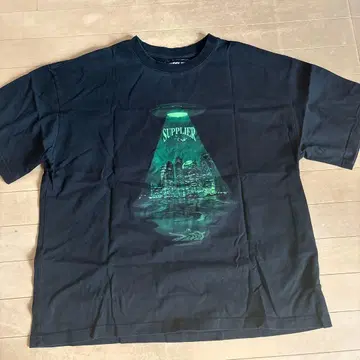 [ XL 사이즈 ] SUPPLIER UFO 블랙 T셔츠