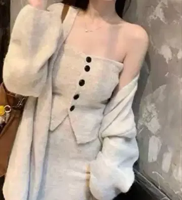 [ 미사용 새상품 ] 니트 버튼 뷔스티에 + 롱 가디건 세트 아이보리