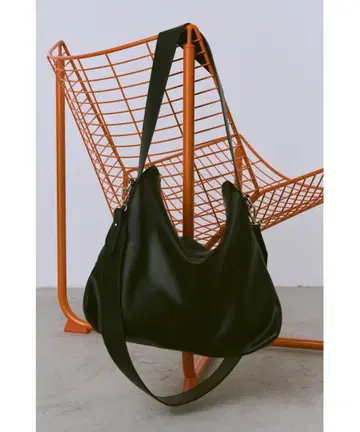 un/neu 2WAY 소프트 가죽 느낌 스퀘어 백 A4, PC 수납 가능