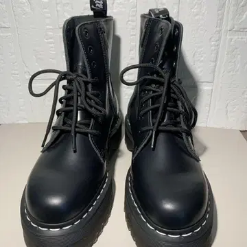 미사용 Dr. Martens JADON 화이트 스티치 UK8