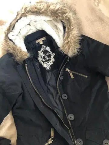 AXARA 악사라 프랑스제 블랙 모즈 코트