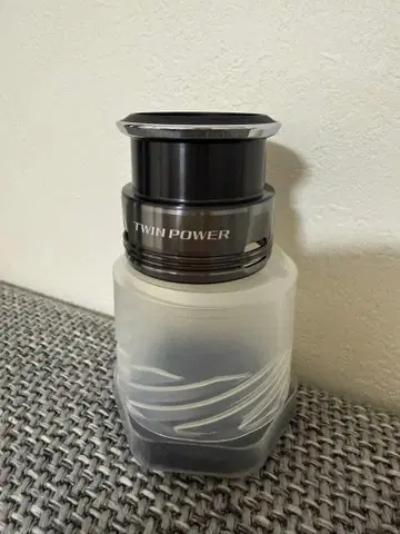 24 트윈파워 C2000S 스풀 케이스 포함 시마노