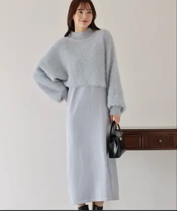 라이트 그레이 니트 원피스 긴팔 볼륨 슬리브
