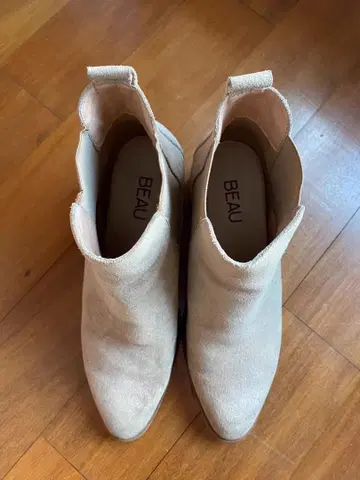 BEAU 베이지 사이드 고어 부츠 중간 힐