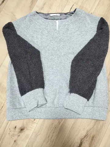 AuieF 그레디 브릴리언트 세키미키 보아 슬리브 그레이 트레이닝복 38