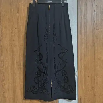 MURRAL 자수 타이트 스커트