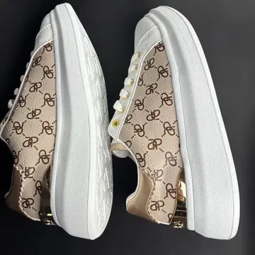 아놀드 파머 화이트 골드 스니커즈