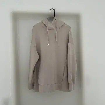 베이지 후드 부착 후드티 사이드 슬릿