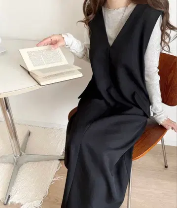 클래식 엘프 V넥 원피스 블랙