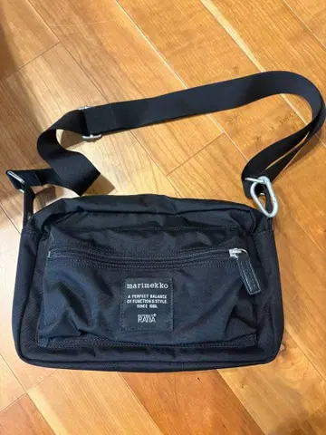 marimekko 블랙 숄더백