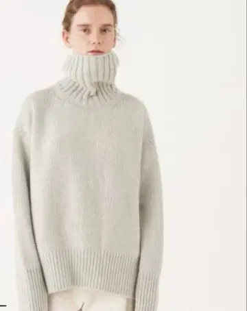 갸루리 비 파인 울 터틀넥 니트 사이즈 S 새상품급!