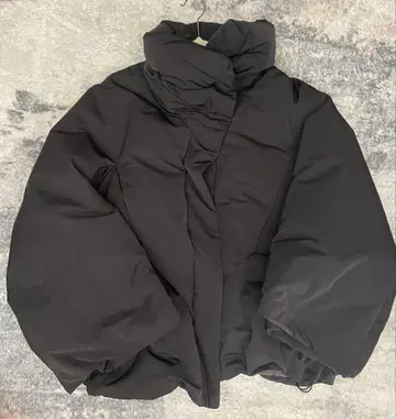 UNIQLO +J 블랙 후드 부착 다운 자켓