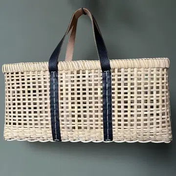 와랑 와얀 와란야란 아미아미 가죽 손잡이 카고백