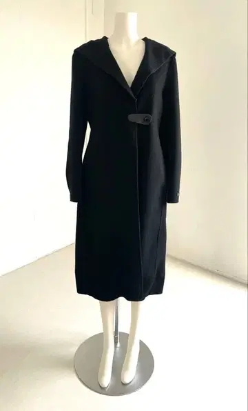 핸드메이드 후드 부착 블랙 울 롱 코트