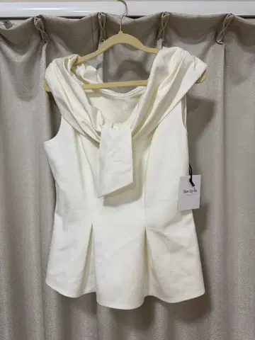 Her lip to 숄 페플럼 탑