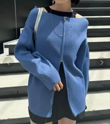 오프숄더 파랑 니트