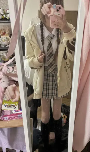 크림색 후디 후드 포켓 부착 후드티