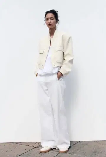 즉시 완판 ZARA 맥시 포켓 봄버 자켓 에크루