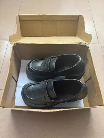 블랙 로퍼 스트랩 포함