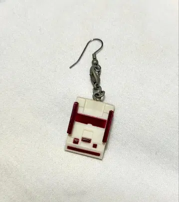 닌텐도 패밀리 컴퓨터 귀걸이 한쪽 키링 레어 Nintendo