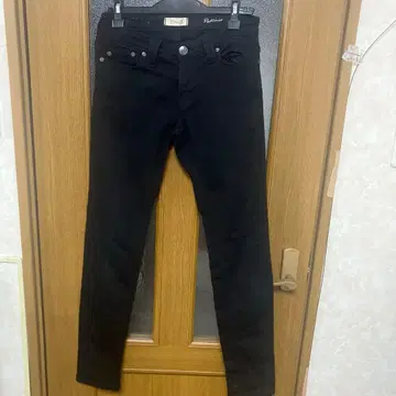 야눅 패트리샤 스키니 팬츠 블랙 26