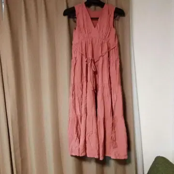 슬리브리스 핑크 티어드 원피스