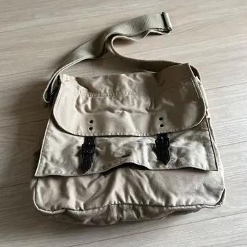 베이지 플랩 숄더백