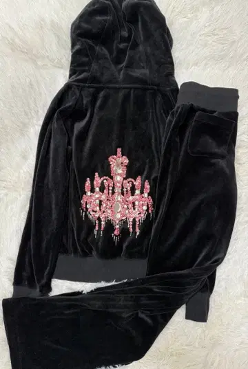 새상품급 Rady 샹들리에 셋업 벨로아 후드티 블랙