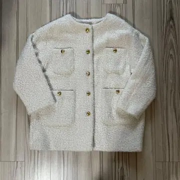 새상품급 coca 화이트 노카라 자켓