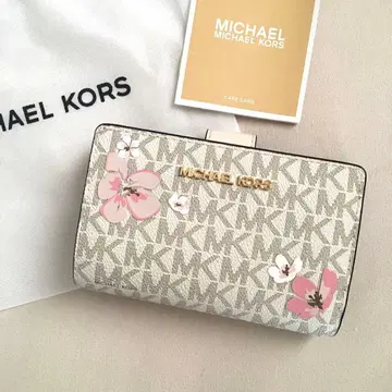 새상품 마이클코어스 MICHEAL KORS 정가 41,800엔 지갑