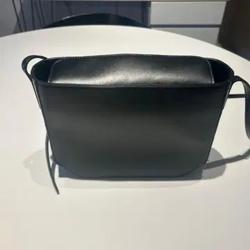 YAHKI 블랙 숄더백